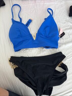 Victoria’s Secret cobalt Blue V-Notch Bikini Top Black Chain-Accent Bottoms M L